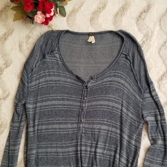 We the Free People Hacci Henley Oversized Heather Blue Longsleeve Tshirt Size S - Picture 2 of 9
